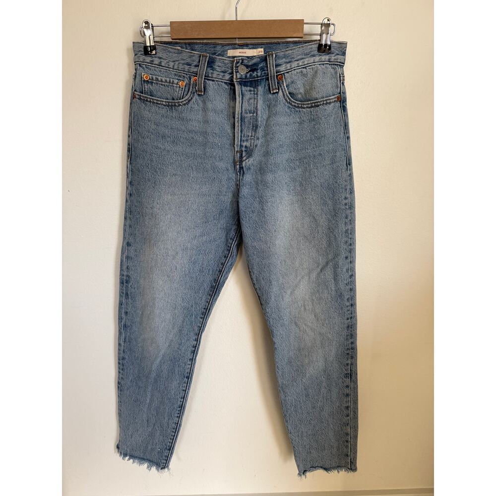 Levi's Premium Denim Wedgie Jeans Button-Fly‎ Size 28 Light Wash Fray Hem